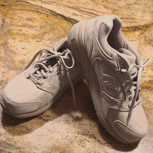 New balance 927 walking shoes NWOT